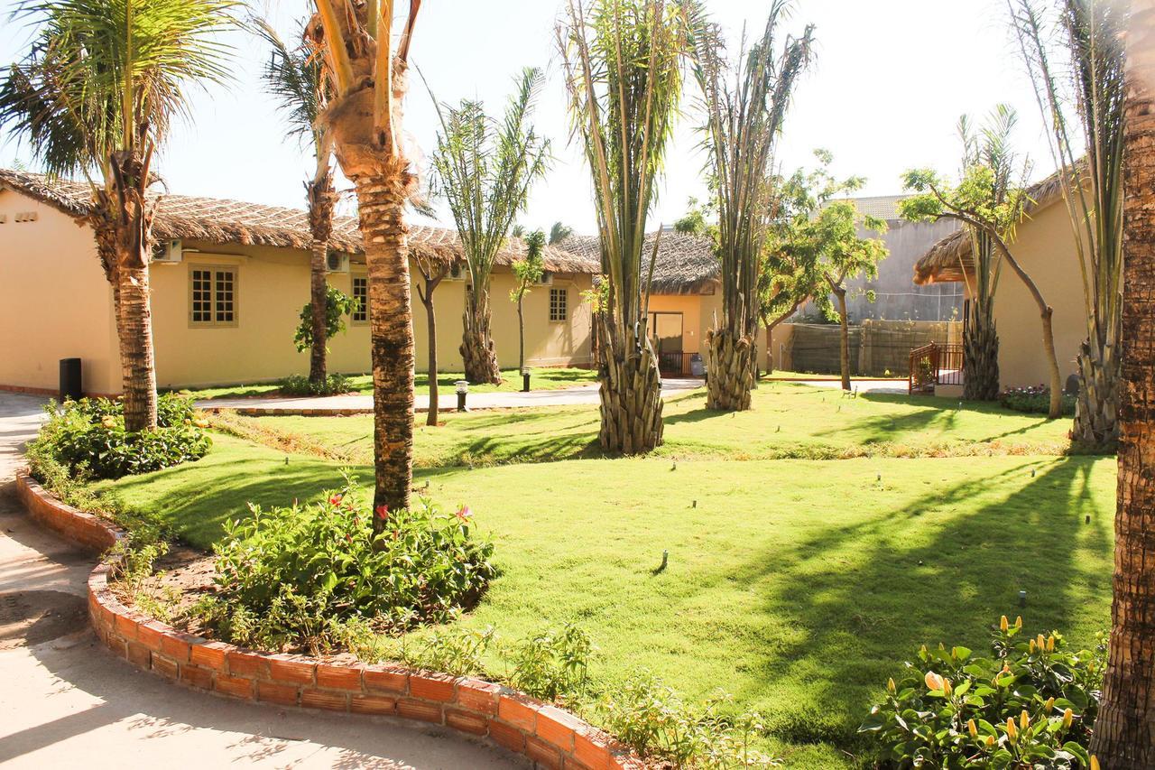 Eagles Beach Resort Phan Thiet Exterior photo