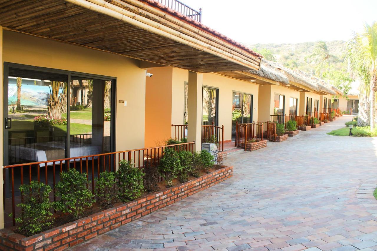 Eagles Beach Resort Phan Thiet Exterior photo